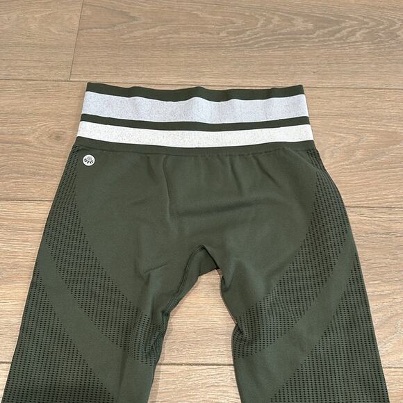 SENITA ATHLETICS Green Seamless‎ Striped Waist High Rise Active Leggings Size S - Picture 4 of 9